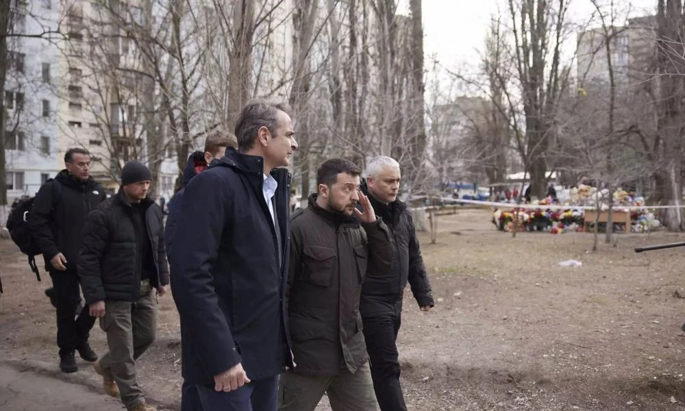 Ζελένσκι για την έκρηξη στην Οδησσό: «Πρέπει να είσαι άρρωστος για να χτυπήσεις μερικές εκατοντάδες μέτρα από τον Έλληνα πρωθυπουργό»